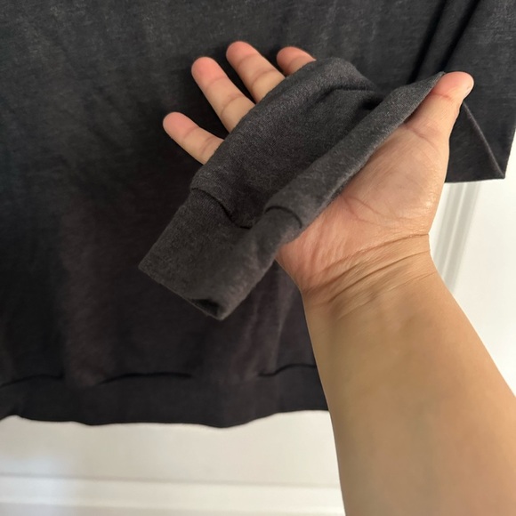 Ariat Grey Woman’s Sweater Size xsmall - Picture 8 of 8